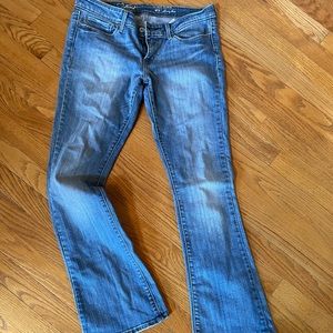 Levi’s size 29 low cut jeans